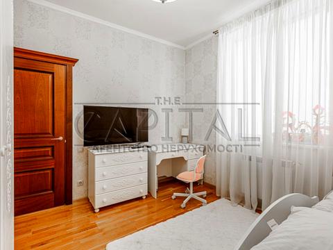 будинок за адресою с. Осещина, троянди, 3