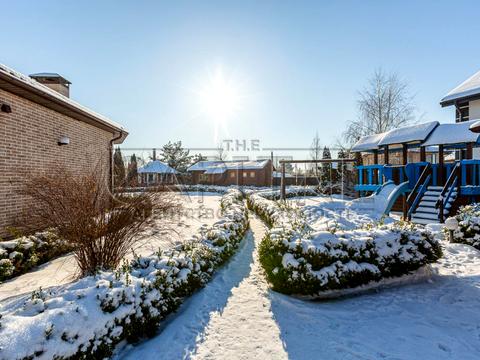 будинок за адресою с. Осещина, троянди, 3