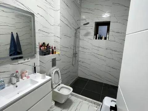 дом по адресу Місячний провулок