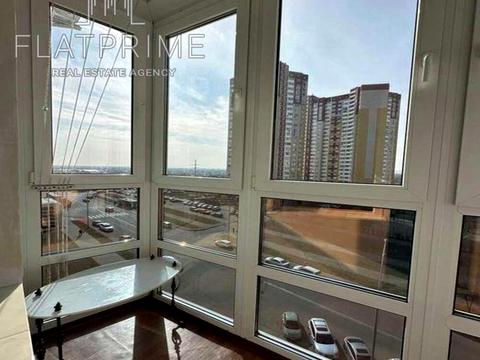 квартира за адресою Софії Русової вул., 7