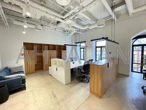 комерційна за адресою Басейна вул., 2