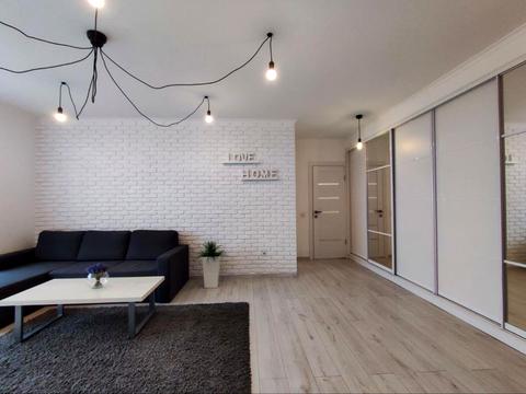 квартира за адресою Залізнична вул., 4