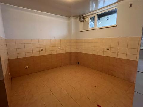 комерційна за адресою Небесної Сотні вул. (Руднєва), 32