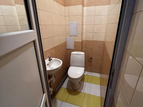 комерційна за адресою Небесної Сотні вул. (Руднєва), 32