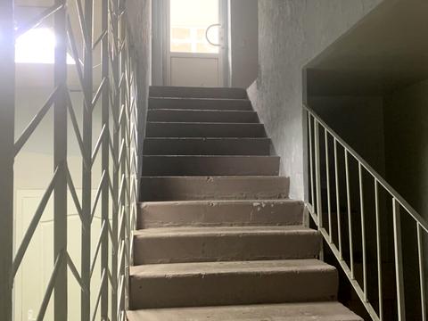 комерційна за адресою Раїси Окіпної вул., 4