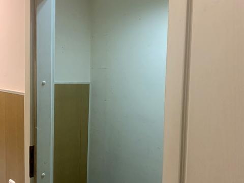 комерційна за адресою Раїси Окіпної вул., 4