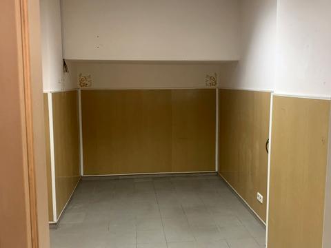 комерційна за адресою Раїси Окіпної вул., 4