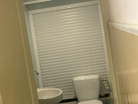 комерційна за адресою Раїси Окіпної вул., 4