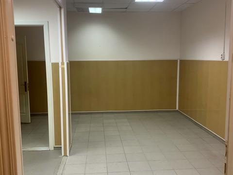 комерційна за адресою Раїси Окіпної вул., 4