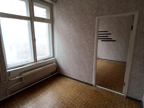 комерційна за адресою Батумська вул., 11