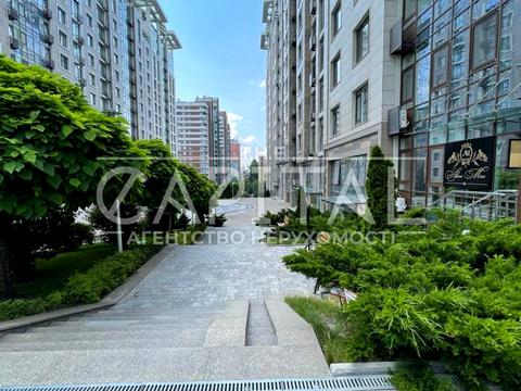 паркомісце за адресою Саперне Поле вул., 3