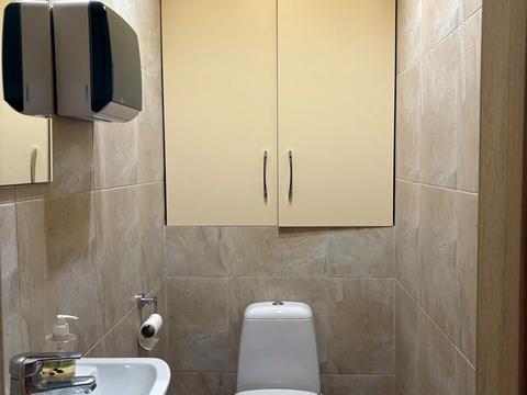 комерційна за адресою Лісова вул., 1-М