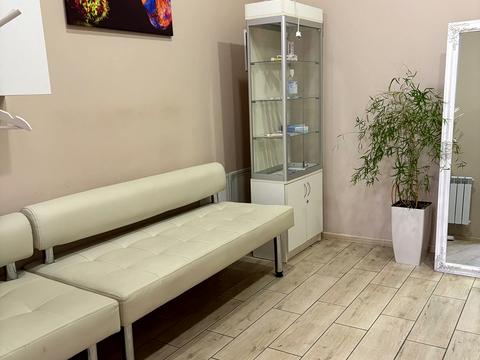 комерційна за адресою Лісова вул., 1-М