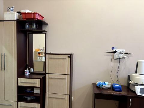 комерційна за адресою Лісова вул., 1-М