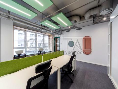 комерційна за адресою Паньківська вул., 14