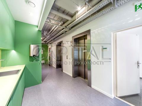 комерційна за адресою Паньківська вул., 14