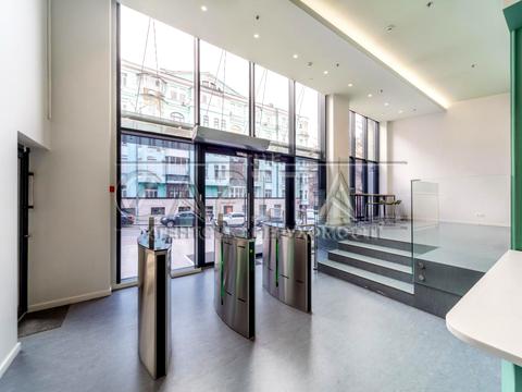 комерційна за адресою Паньківська вул., 14