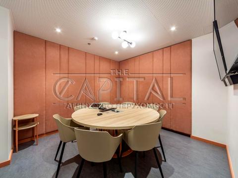 комерційна за адресою Паньківська вул., 14