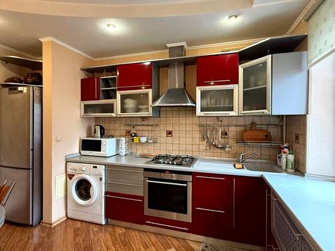 квартира за адресою Володимира Івасюка вул. (Головка), 18