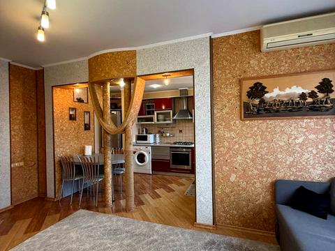 квартира за адресою Володимира Івасюка вул. (Головка), 18