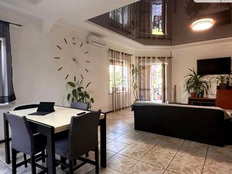 будинок за адресою Новомосковська