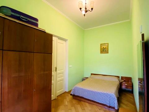 квартира по адресу Степана Бандеры ул., 1