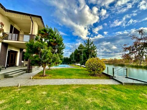 будинок за адресою Набережна