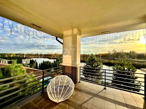 будинок за адресою Набережна