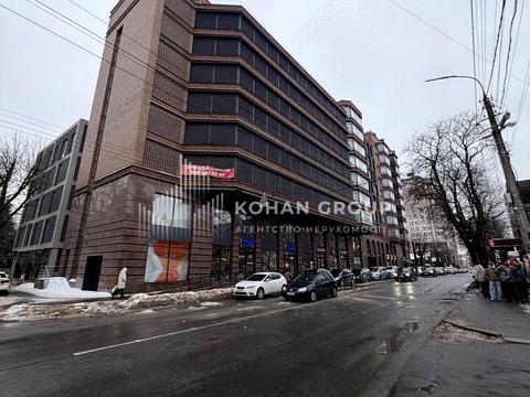 комерційна за адресою Подільська вул., 70