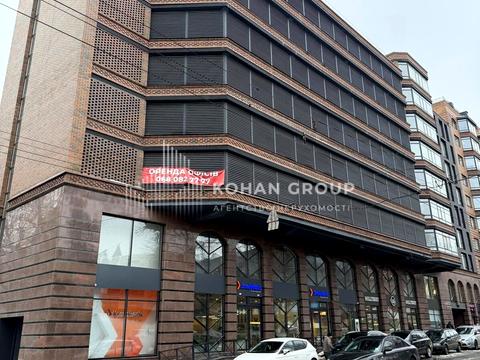 комерційна за адресою Подільська вул., 70