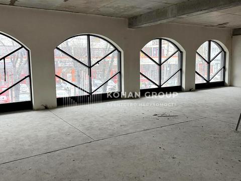 комерційна за адресою Подільська вул., 70