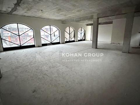 комерційна за адресою Подільська вул., 70