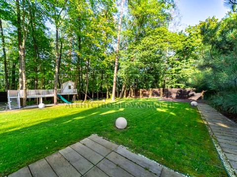 будинок за адресою Патріарха Володимира Романюка вул. (Жовтнева), 1