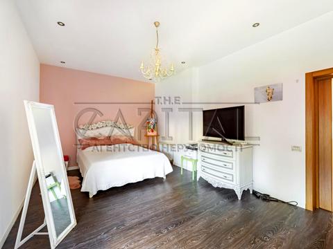 будинок за адресою Патріарха Володимира Романюка вул. (Жовтнева), 1