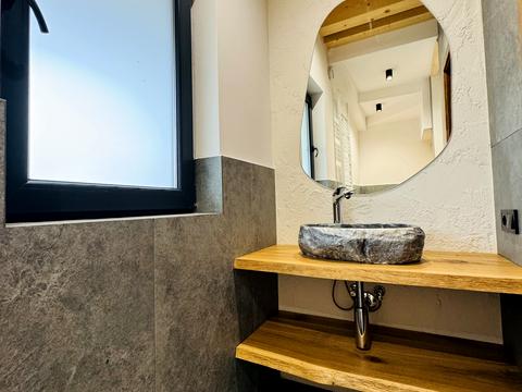 дом по адресу Карпатская ул.