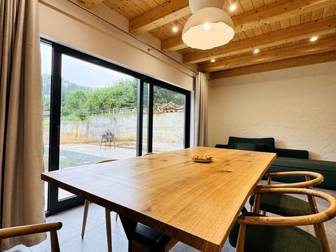 дом по адресу Карпатская ул.