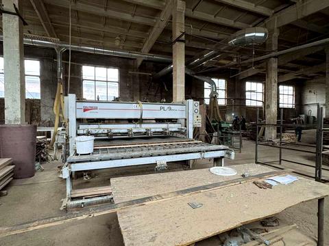 коммерческая по адресу Головна, 1