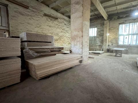 коммерческая по адресу Головна, 1