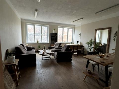 коммерческая по адресу Головна, 1