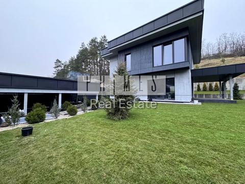 будинок за адресою Вишнева вул.