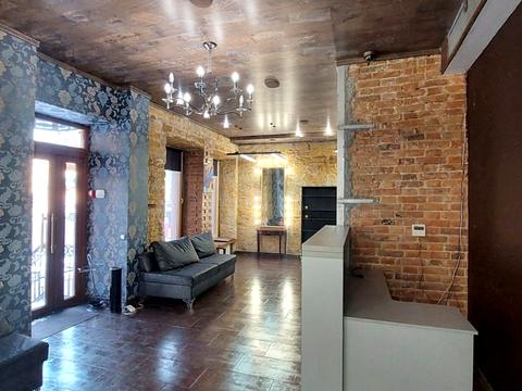 комерційна за адресою Базарна вул., 7