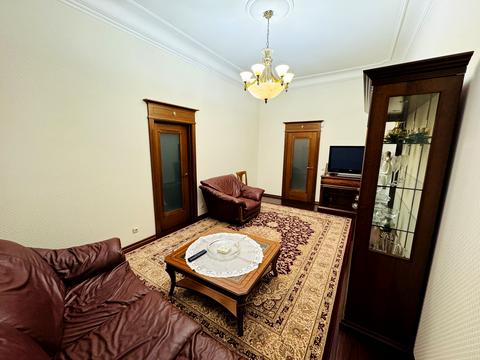 квартира за адресою Гетьмана Петра Дорошенка вул. (Жовтнева), 19