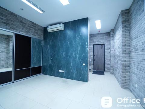 комерційна за адресою Київ, Антоновича вул. (Горького), 33в