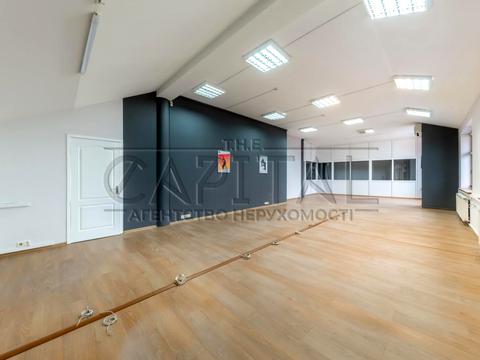 комерційна за адресою Павлівська вул., 18