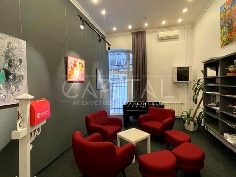 комерційна за адресою Добровольчих Батальйонів вул. (Панфіловців), 6/1