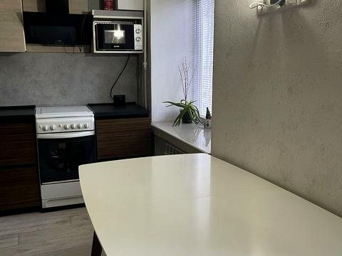 квартира за адресою Академіка Янгеля вул., 10