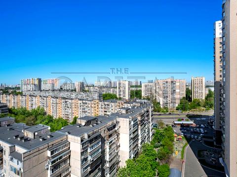 комерційна за адресою Микільсько-Слобідська вул., 4