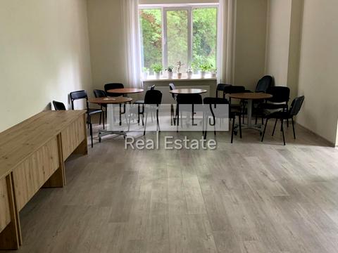 комерційна за адресою Василя Тютюнника вул. (Анрі Барбюса), 16