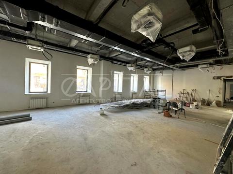 комерційна за адресою Київ, Жилянська вул., 14