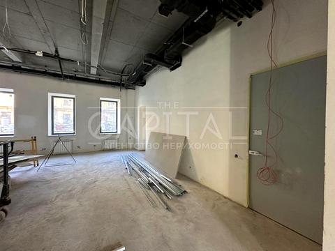 комерційна за адресою Київ, Жилянська вул., 14